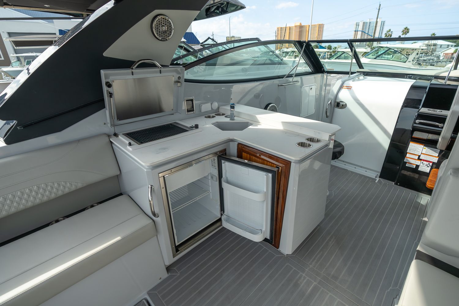 2025 Cruisers Yachts 38 GLS Outboard Image Thumbnail #29