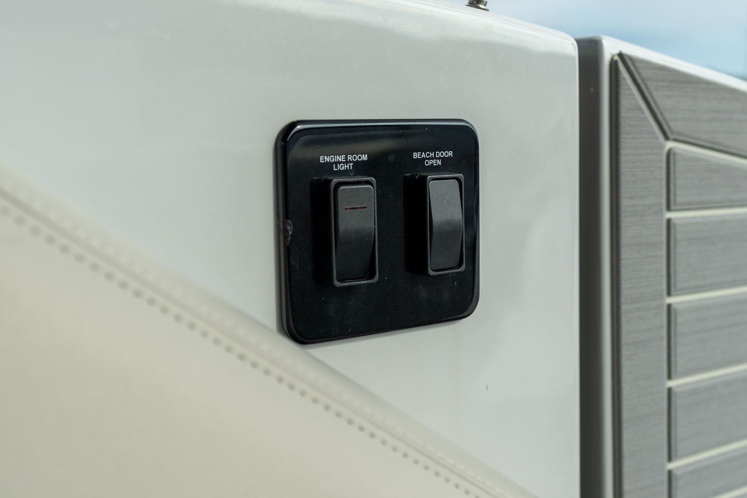 2025 Cruisers Yachts 38 GLS Outboard Image Thumbnail #41