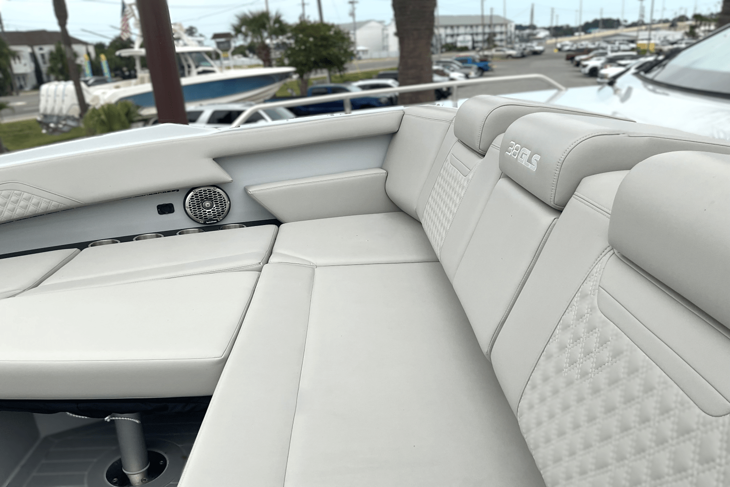2025 Cruisers Yachts 38 GLS Outboard Image Thumbnail #32