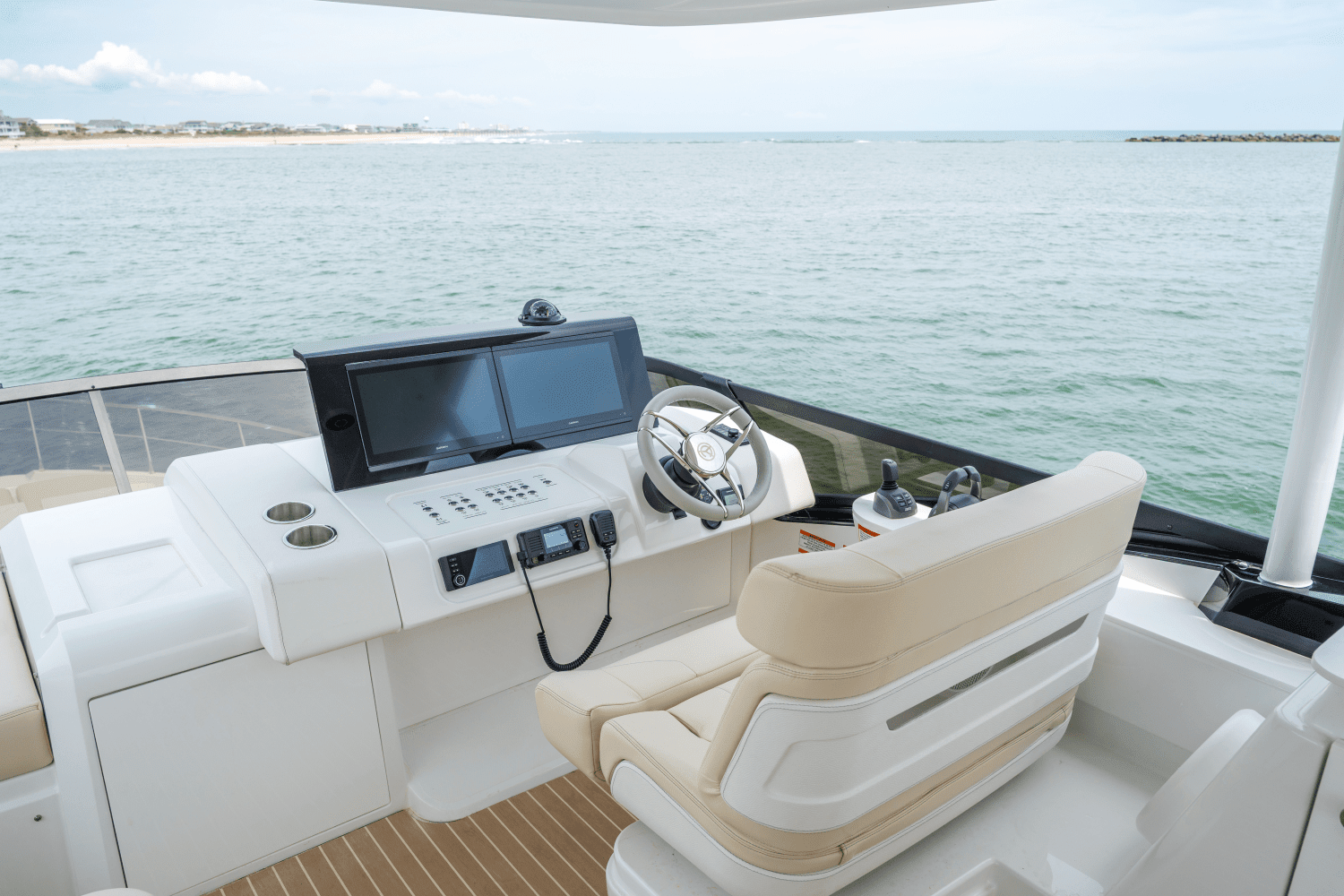 2025 Cruisers Yachts 57 Fly Image Thumbnail #56