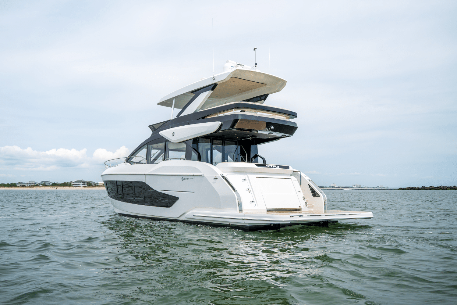 2025 Cruisers Yachts 57 Fly Image Thumbnail #20