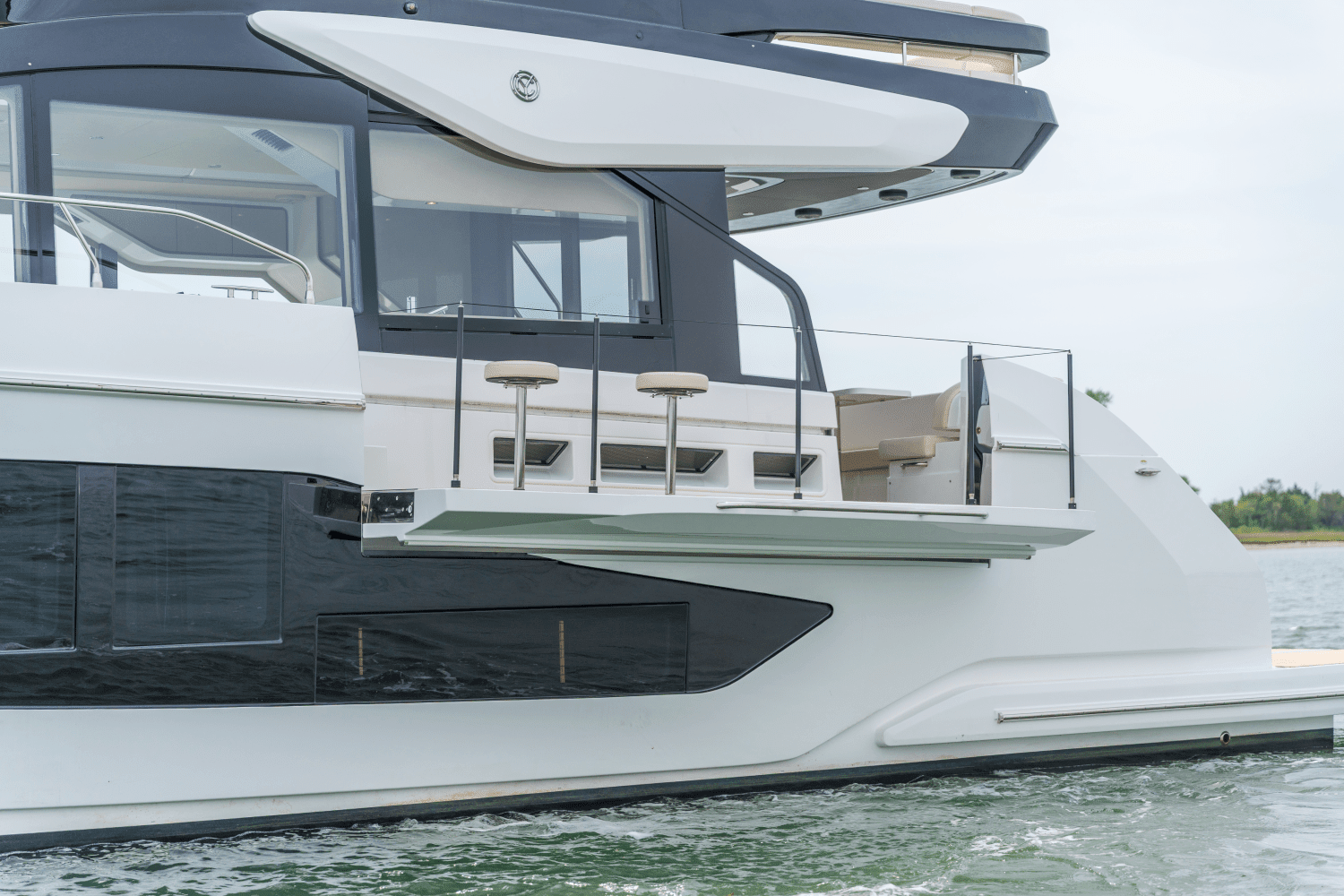 2025 Cruisers Yachts 57 Fly Image Thumbnail #10