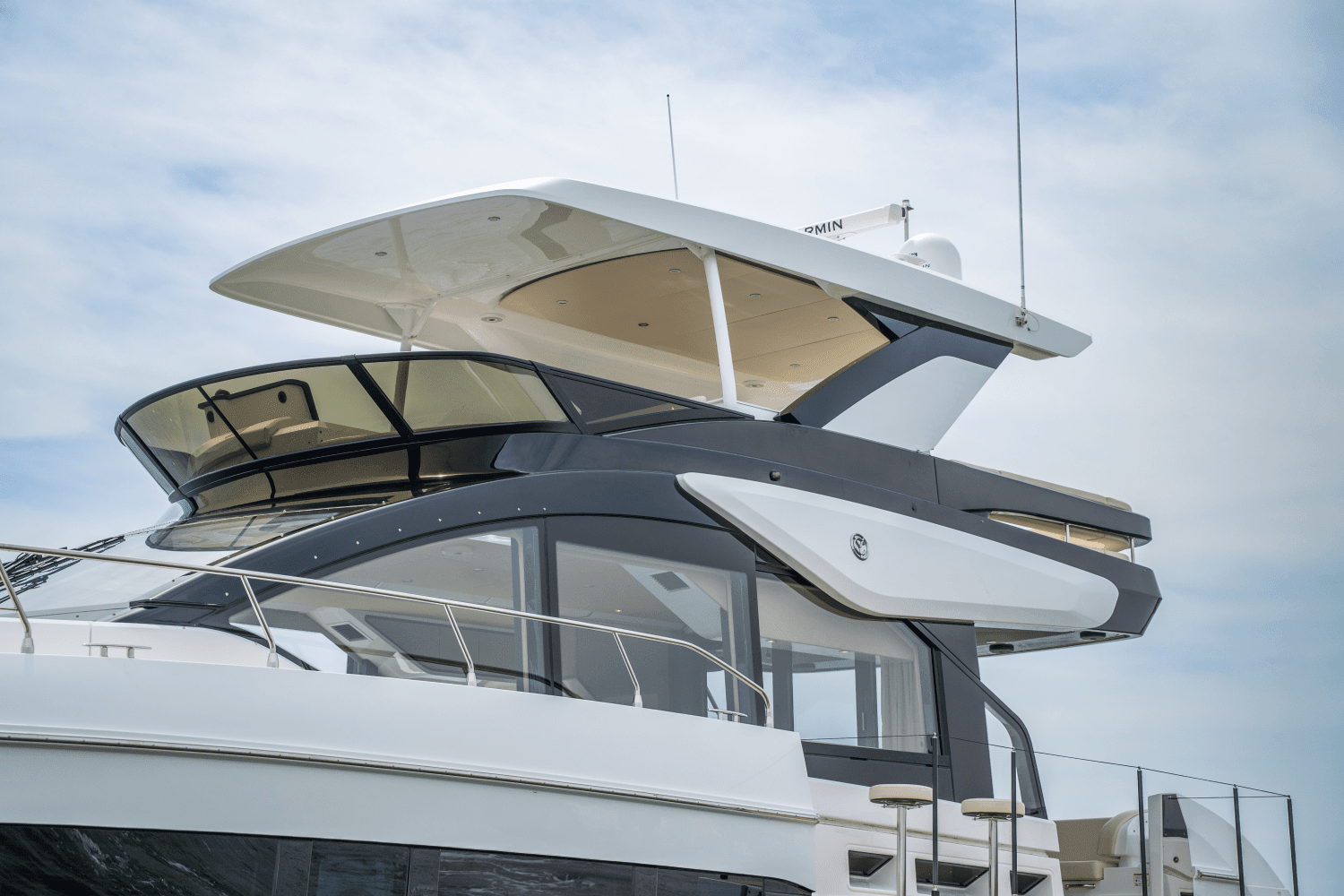 2025 Cruisers Yachts 57 Fly Image Thumbnail #15