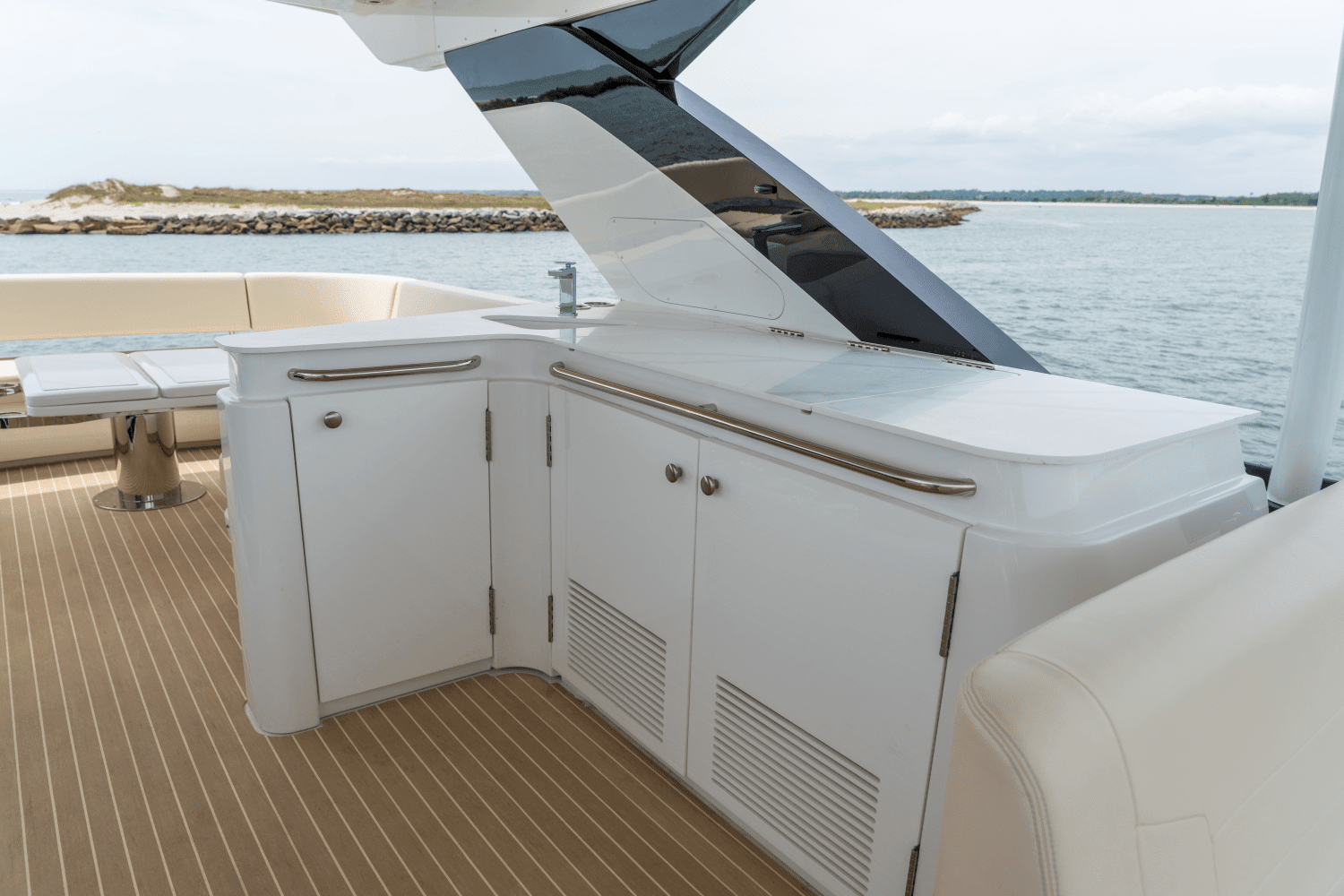 2025 Cruisers Yachts 57 Fly Image Thumbnail #60