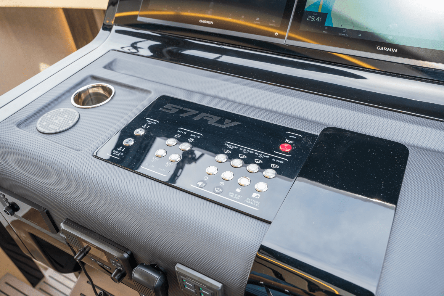 2025 Cruisers Yachts 57 Fly Image Thumbnail #43