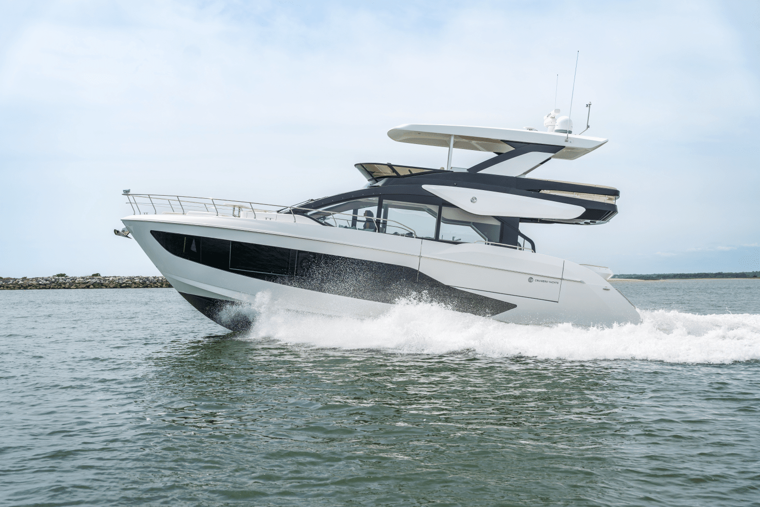 2025 Cruisers Yachts 57 Fly Image Thumbnail #21