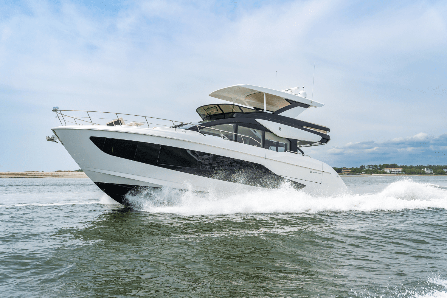 2025 Cruisers Yachts 57 Fly Image Thumbnail #22