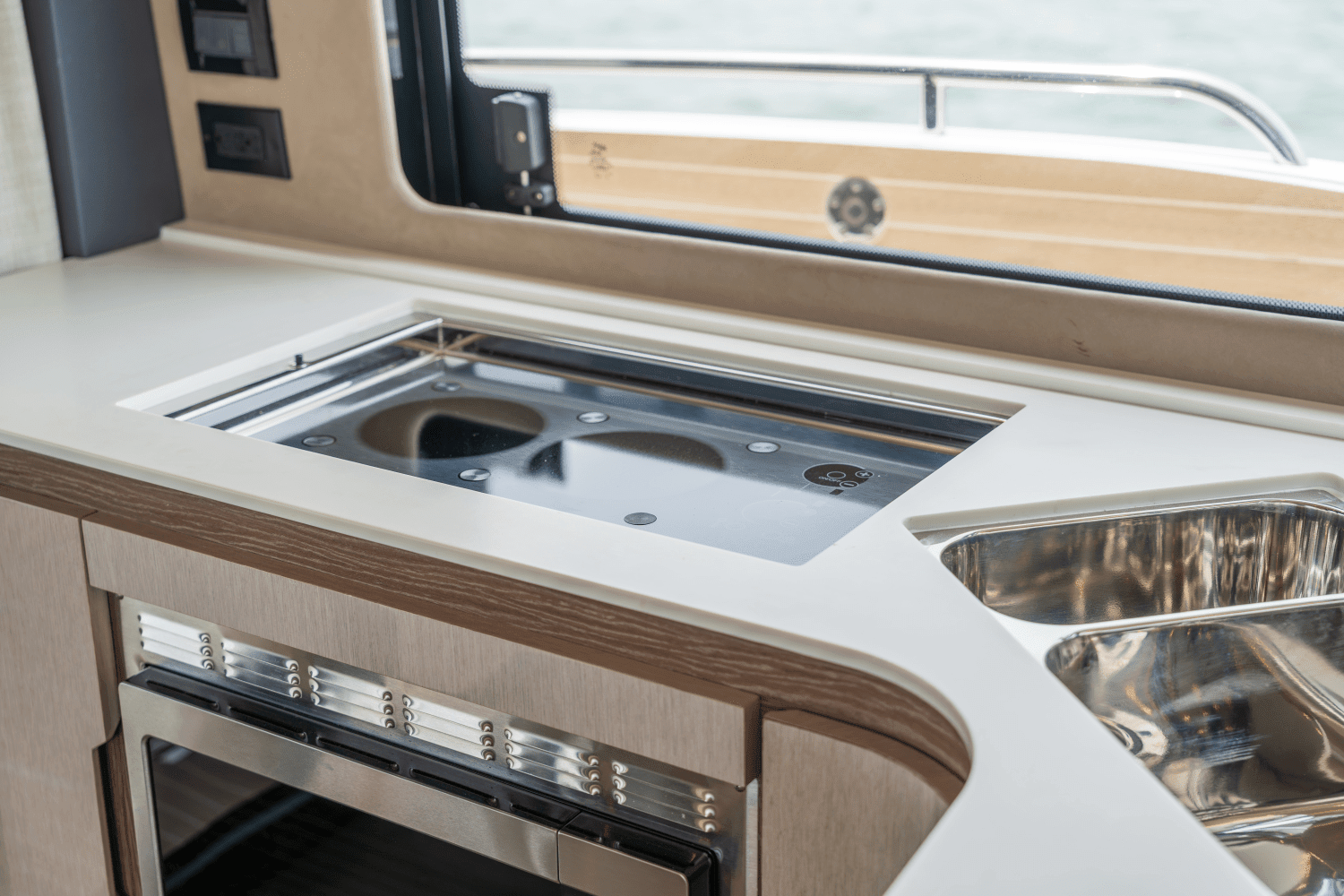 2025 Cruisers Yachts 57 Fly Image Thumbnail #30