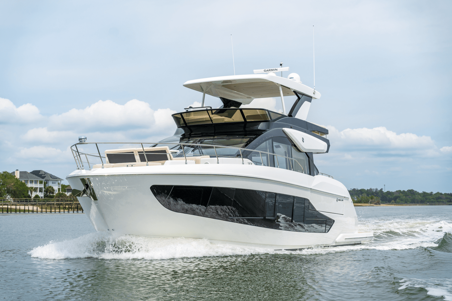 2025 Cruisers Yachts 57 Fly Image Thumbnail #5