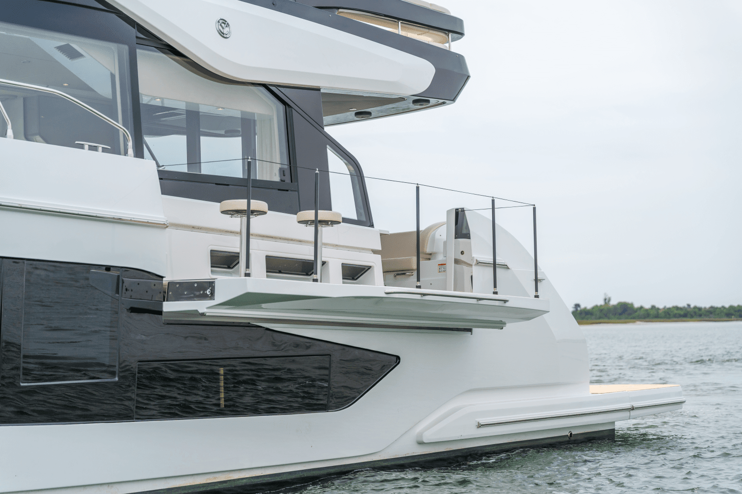 2025 Cruisers Yachts 57 Fly Image Thumbnail #12