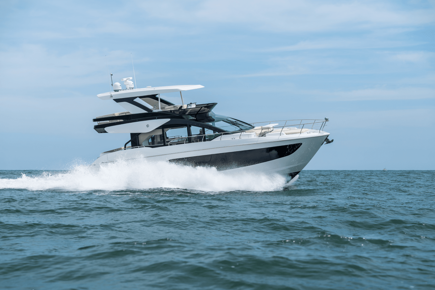 2025 Cruisers Yachts 57 Fly Image Thumbnail #24