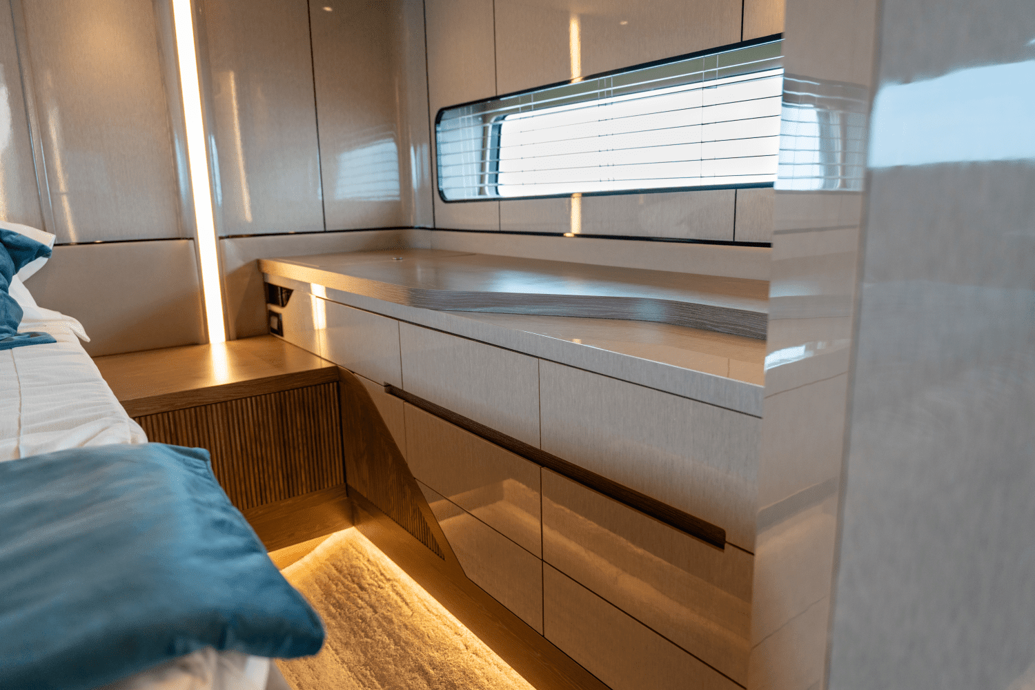 2025 Cruisers Yachts 57 Fly Image Thumbnail #48