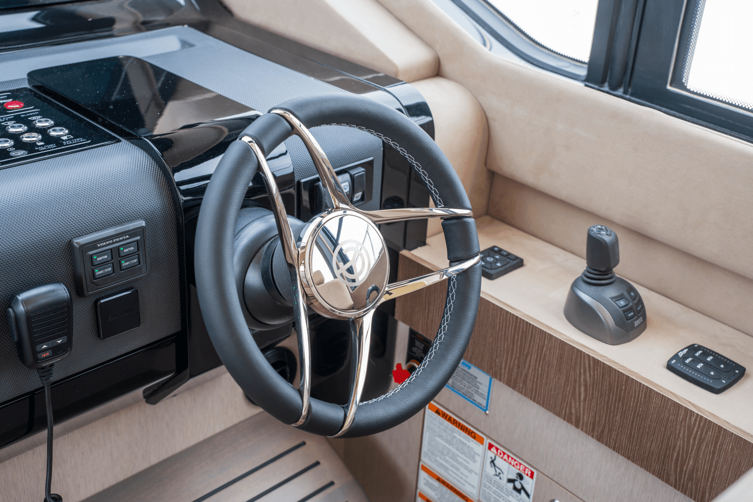 2025 Cruisers Yachts 57 Fly Image Thumbnail #40