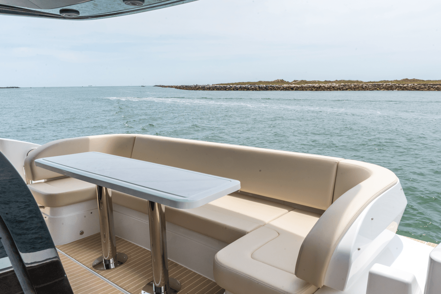 2025 Cruisers Yachts 57 Fly Image Thumbnail #26