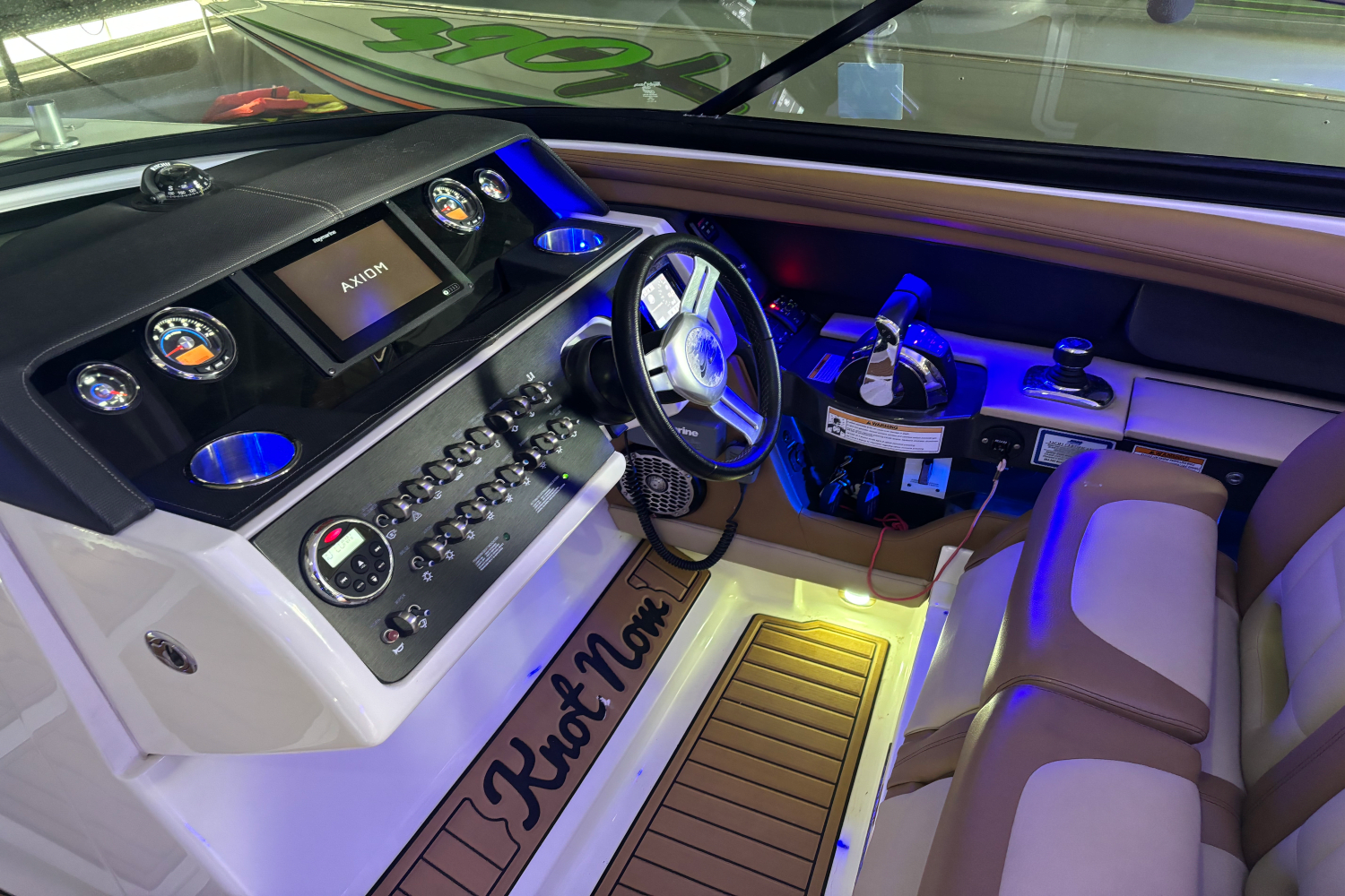 2015 Sea Ray 350 SLX Image Thumbnail #12