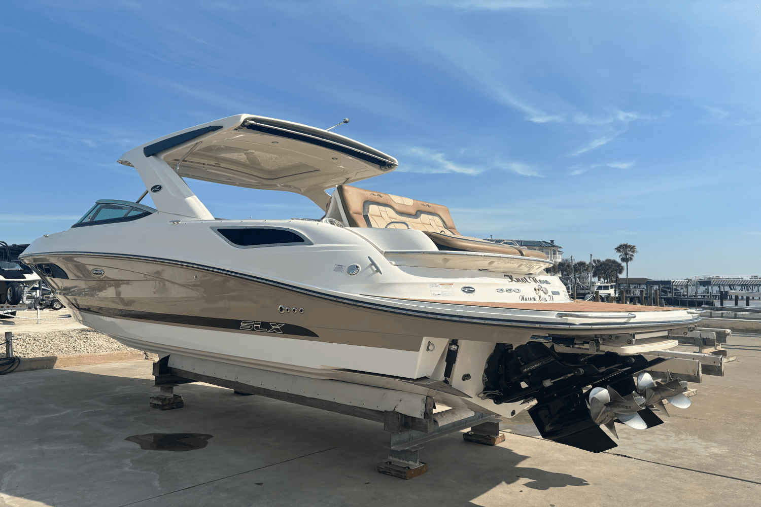 2015 Sea Ray 350 SLX Image Thumbnail #2