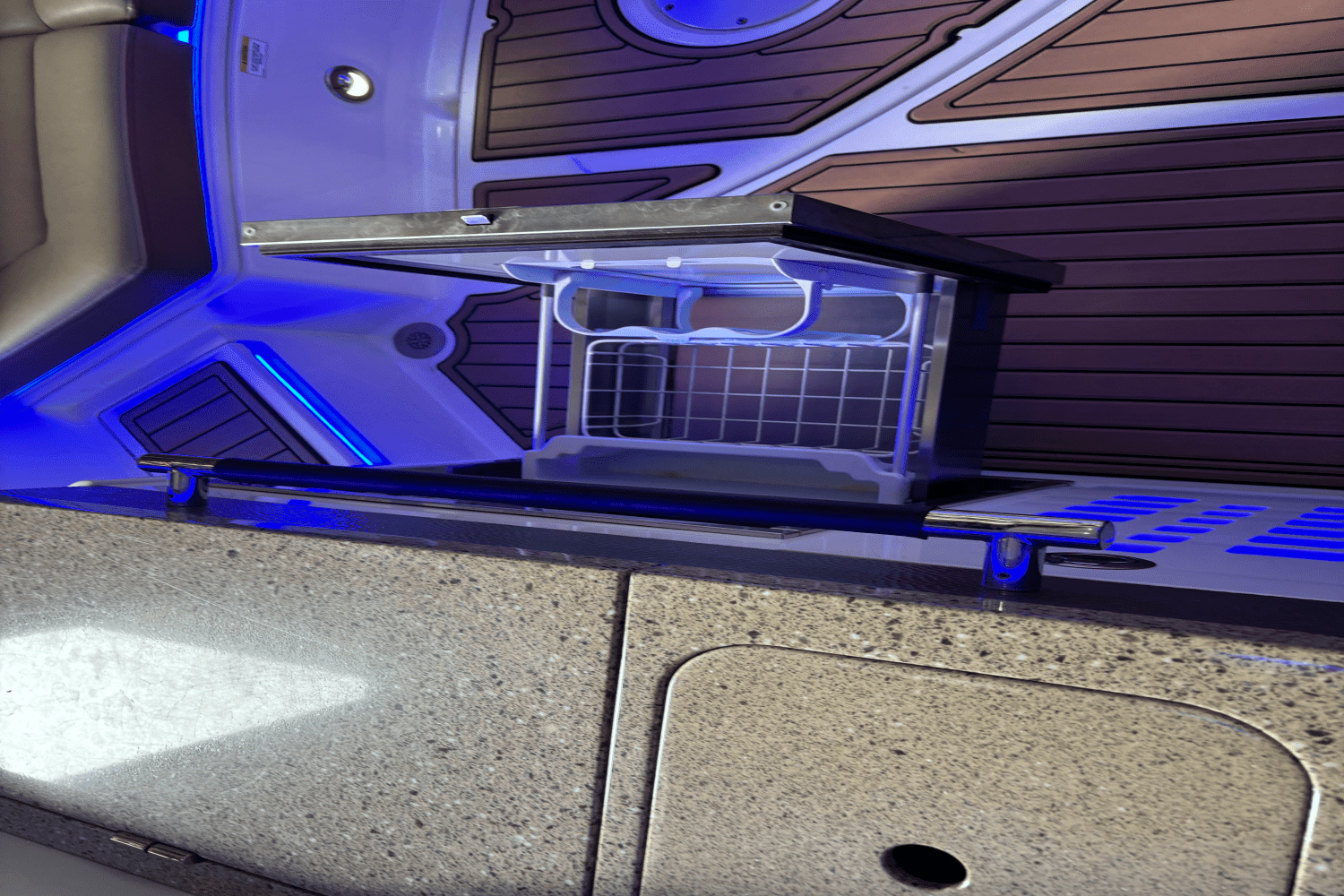 2015 Sea Ray 350 SLX Image Thumbnail #21