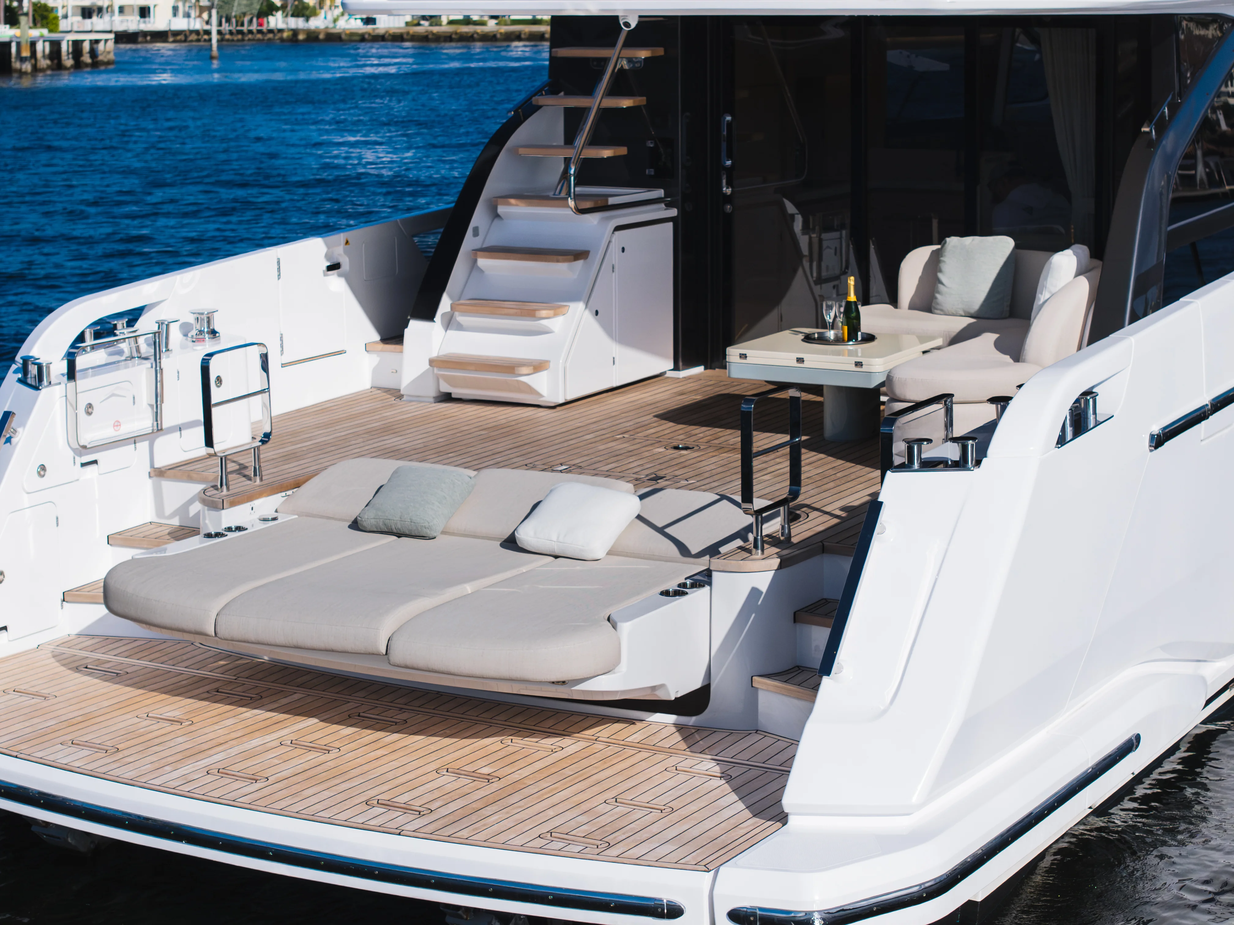 2026 Azimut Fly 62 Image Thumbnail #11