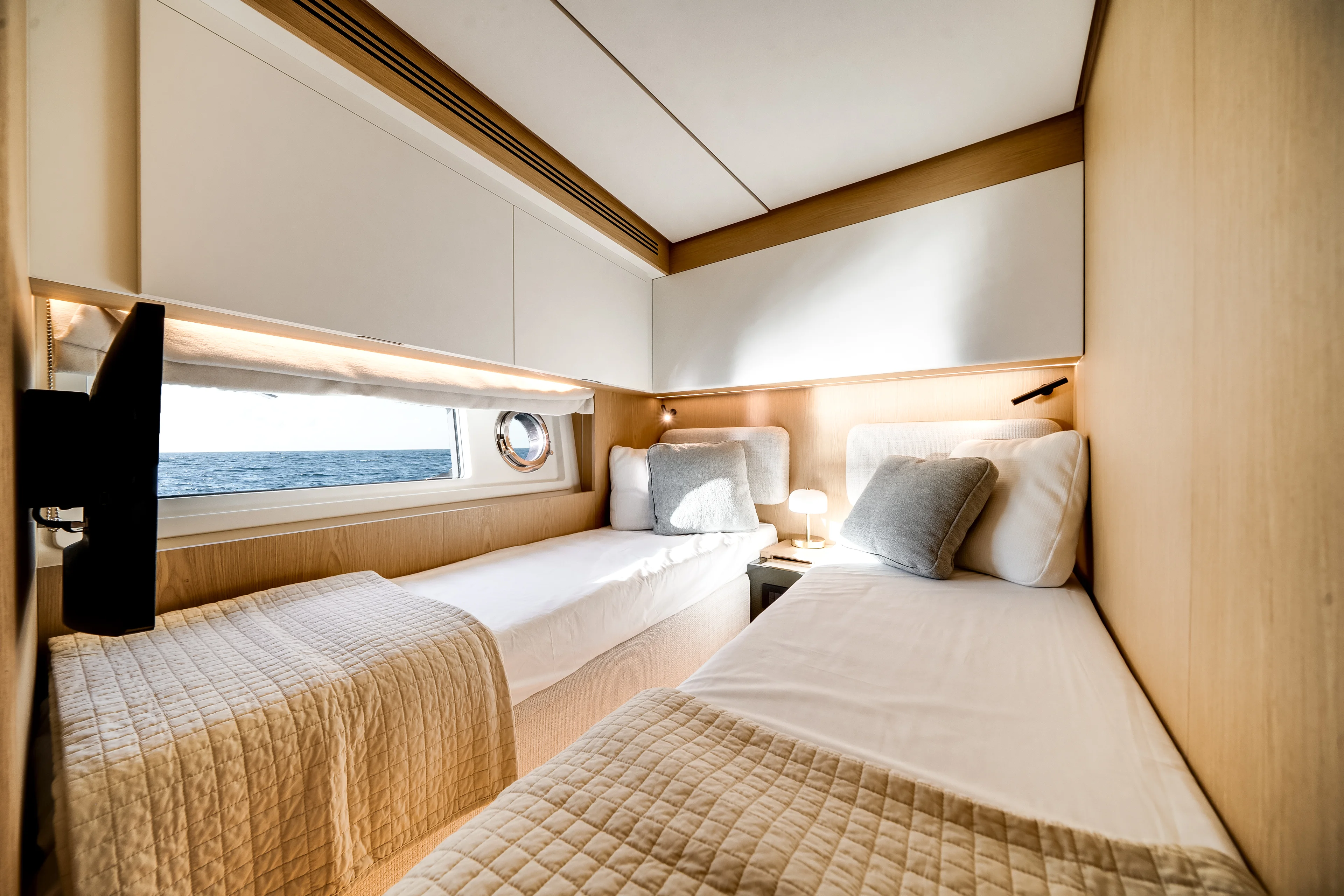 2026 Azimut Fly 62 Image Thumbnail #51