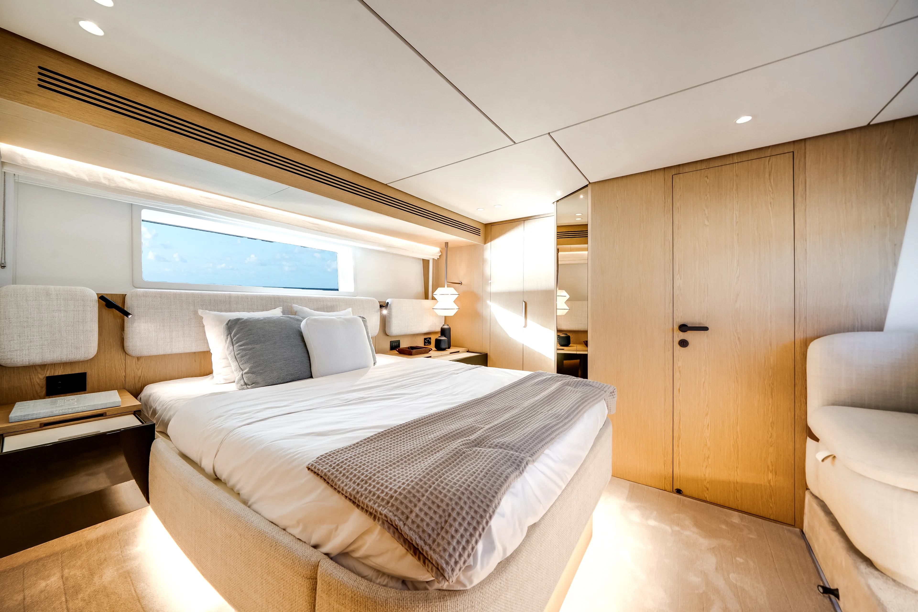 2026 Azimut Fly 62 Image Thumbnail #48