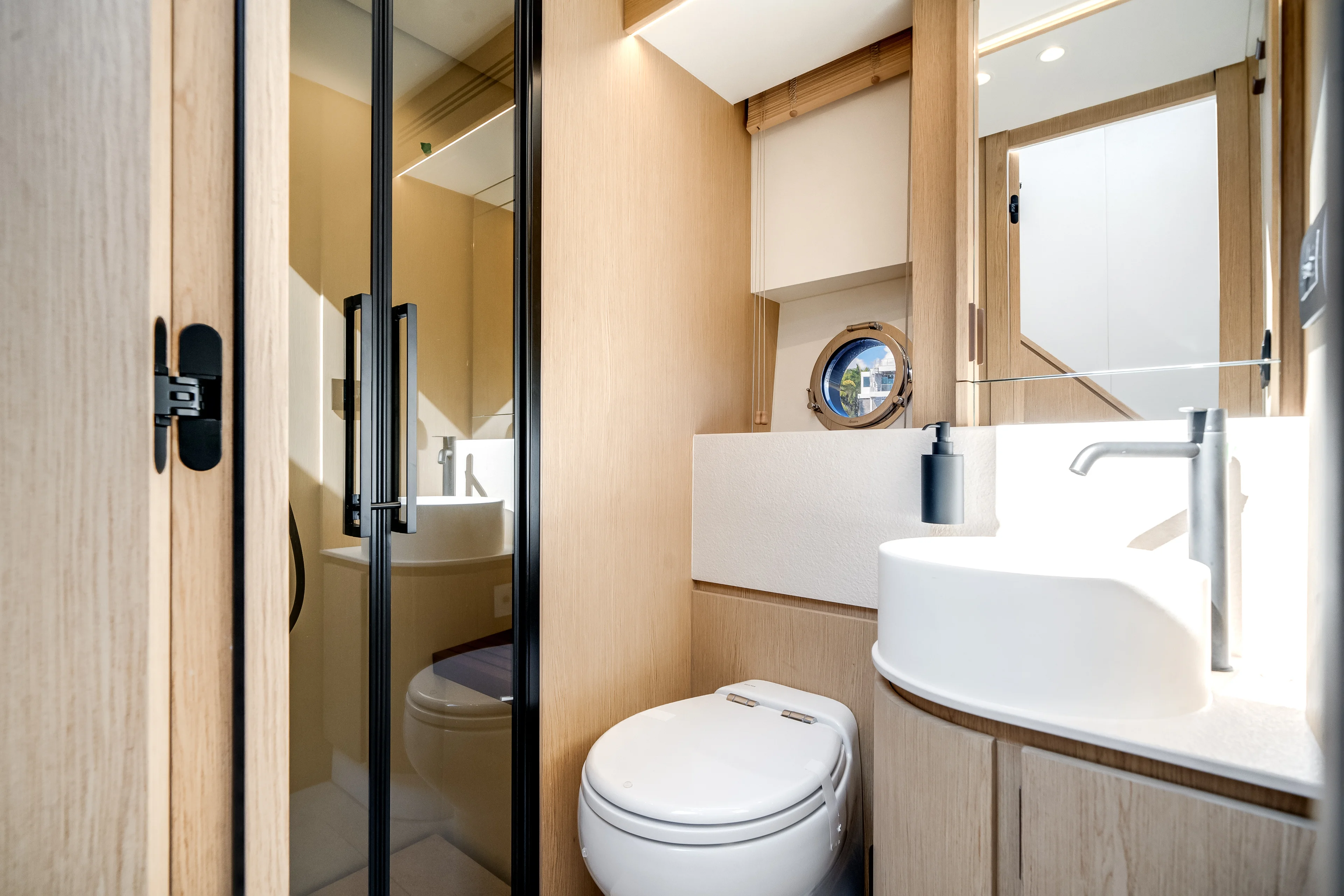 2026 Azimut Fly 62 Image Thumbnail #67