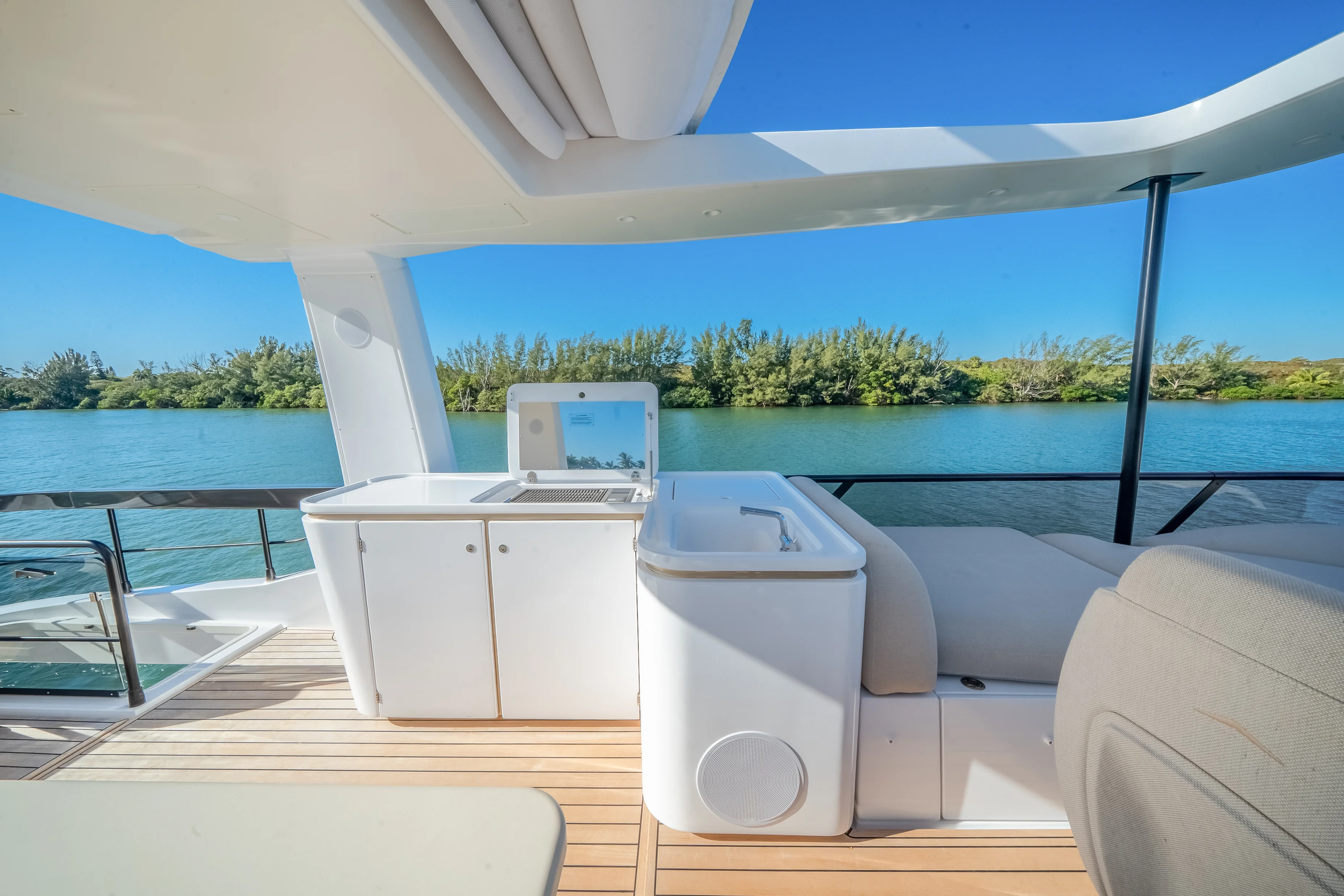 2026 Azimut Fly 62 Image Thumbnail #19