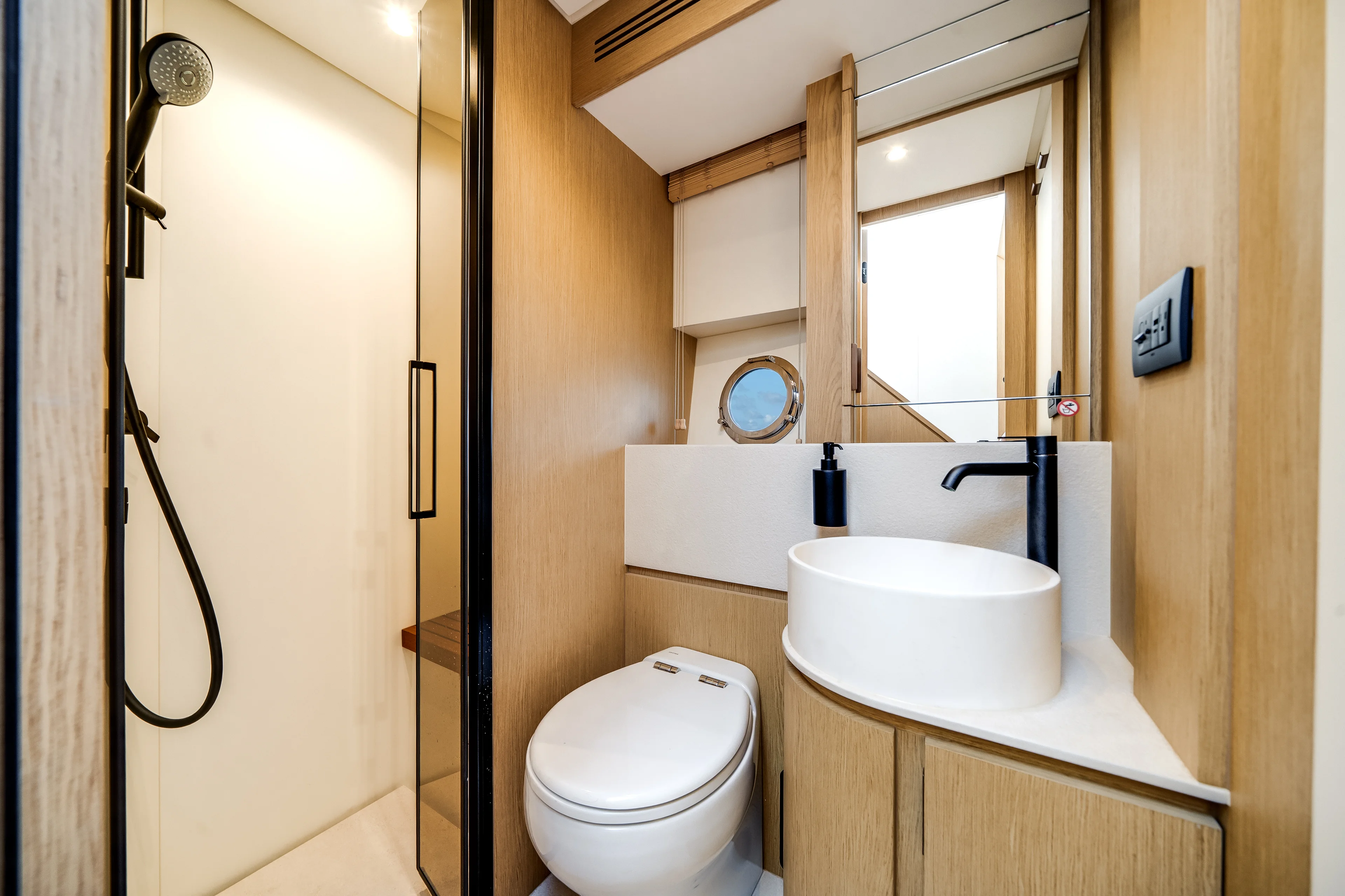 2026 Azimut Fly 62 Image Thumbnail #39