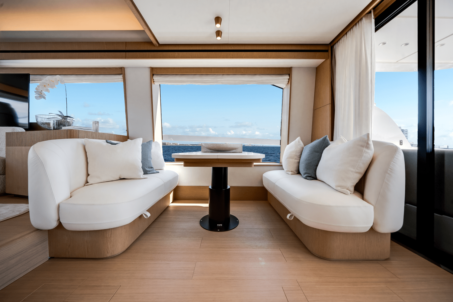 2025 Azimut
                                                             Fly 62 Image Thumbnail #18