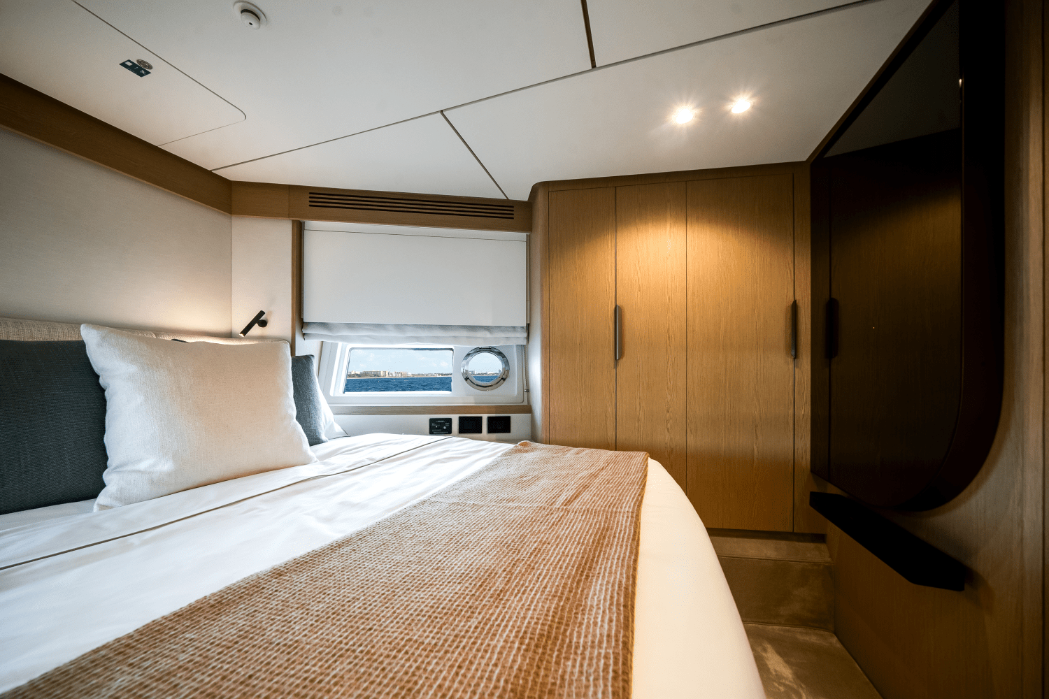 2025 Azimut
                                                             Fly 62 Image Thumbnail #42