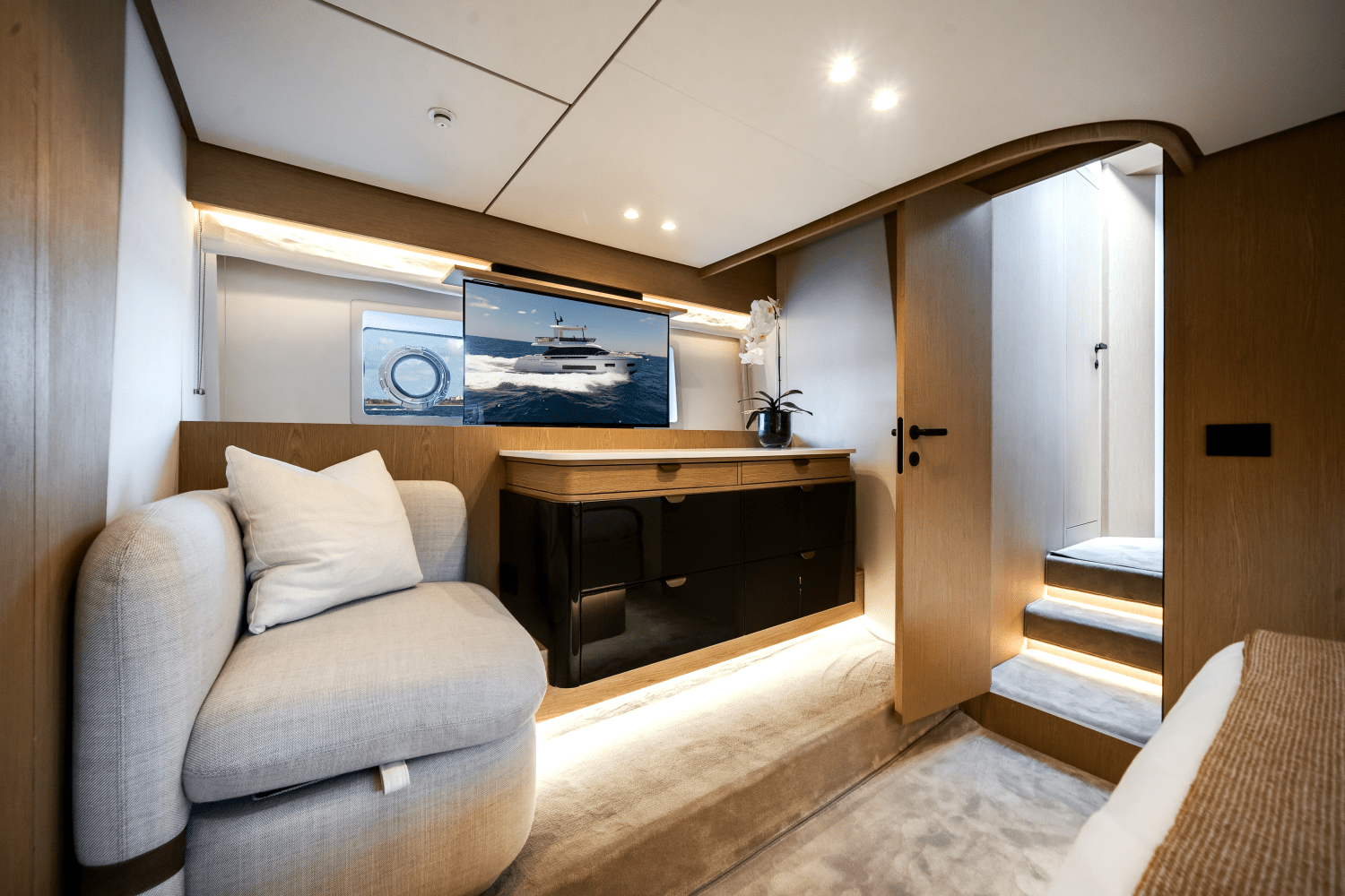 2025 Azimut
                                                             Fly 62 Image Thumbnail #37