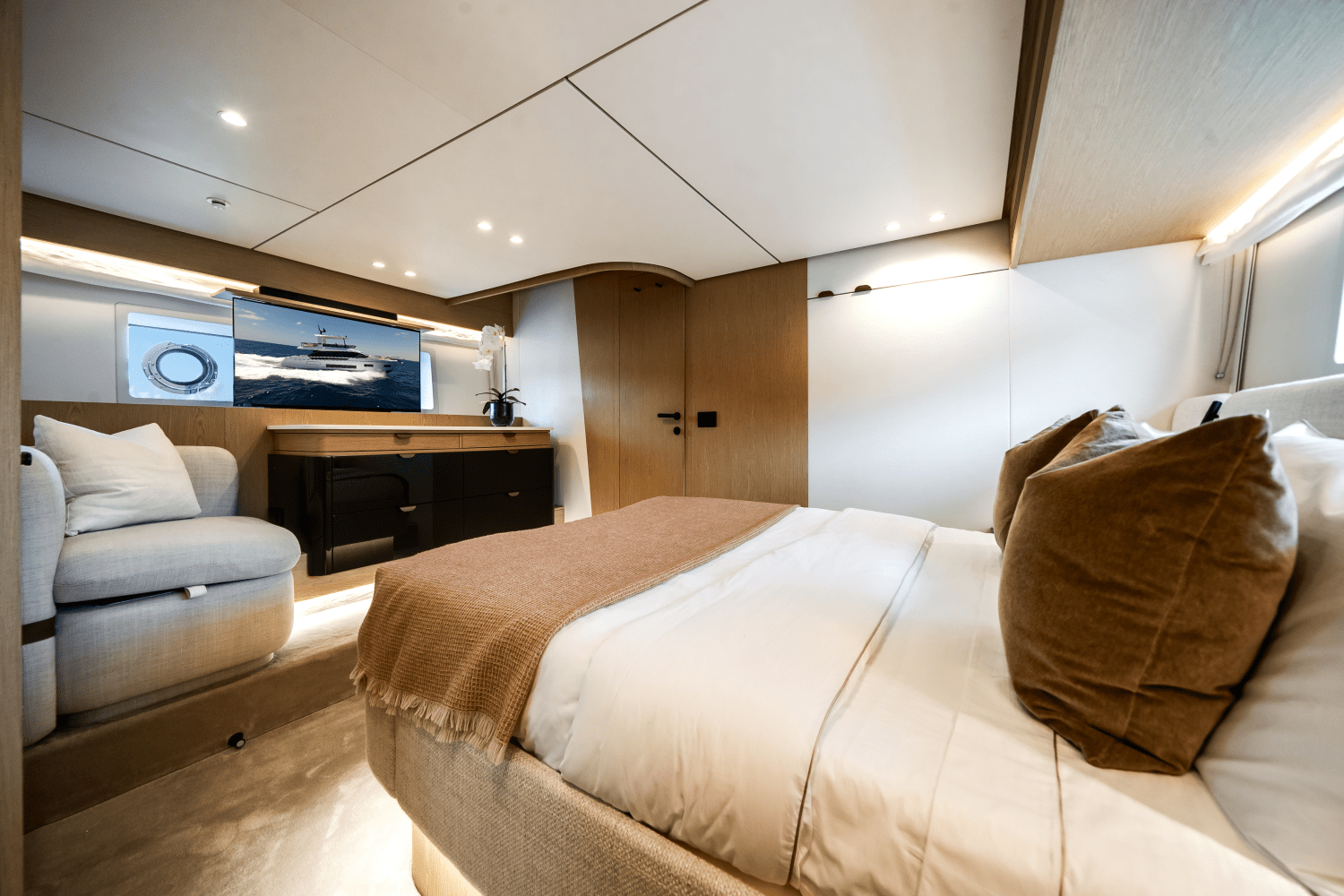 2025 Azimut
                                                             Fly 62 Image Thumbnail #36