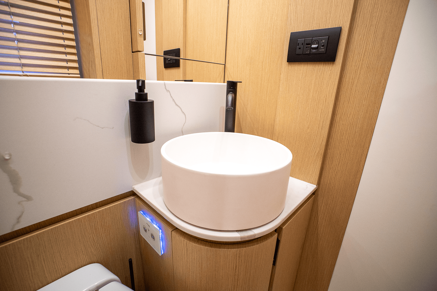 2026 Azimut Fly 62 Image Thumbnail #72