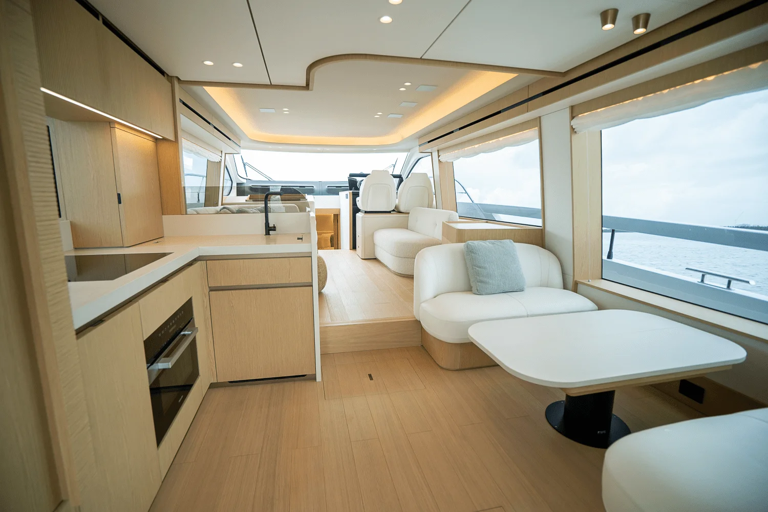 2026 Azimut Fly 62 Image Thumbnail #13