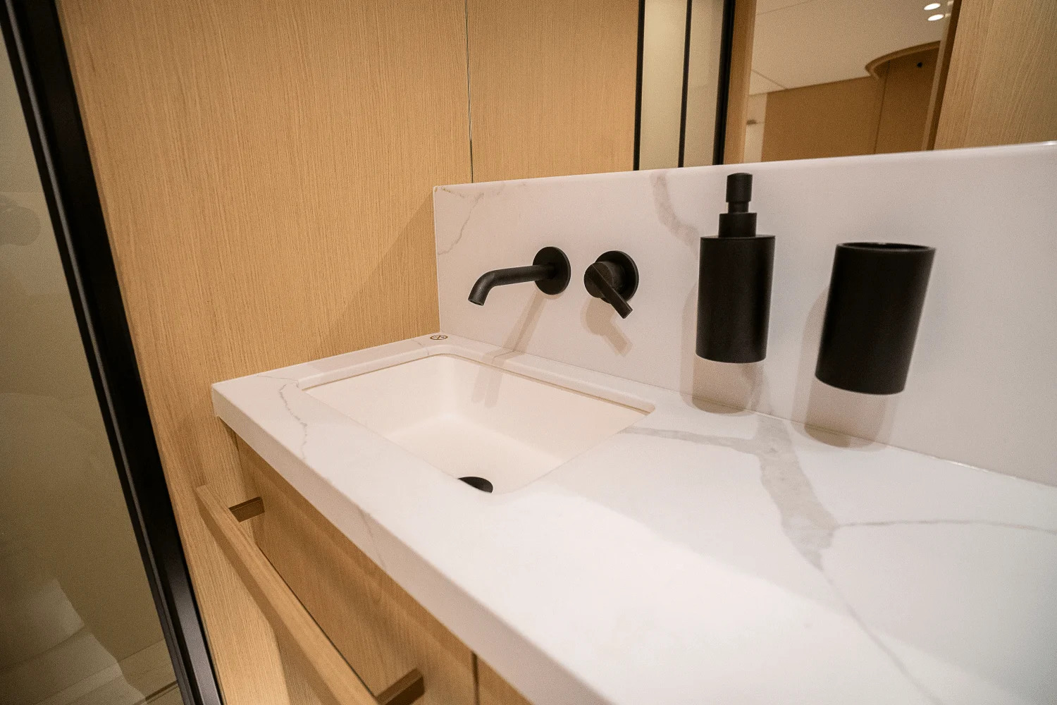 2026 Azimut Fly 62 Image Thumbnail #85