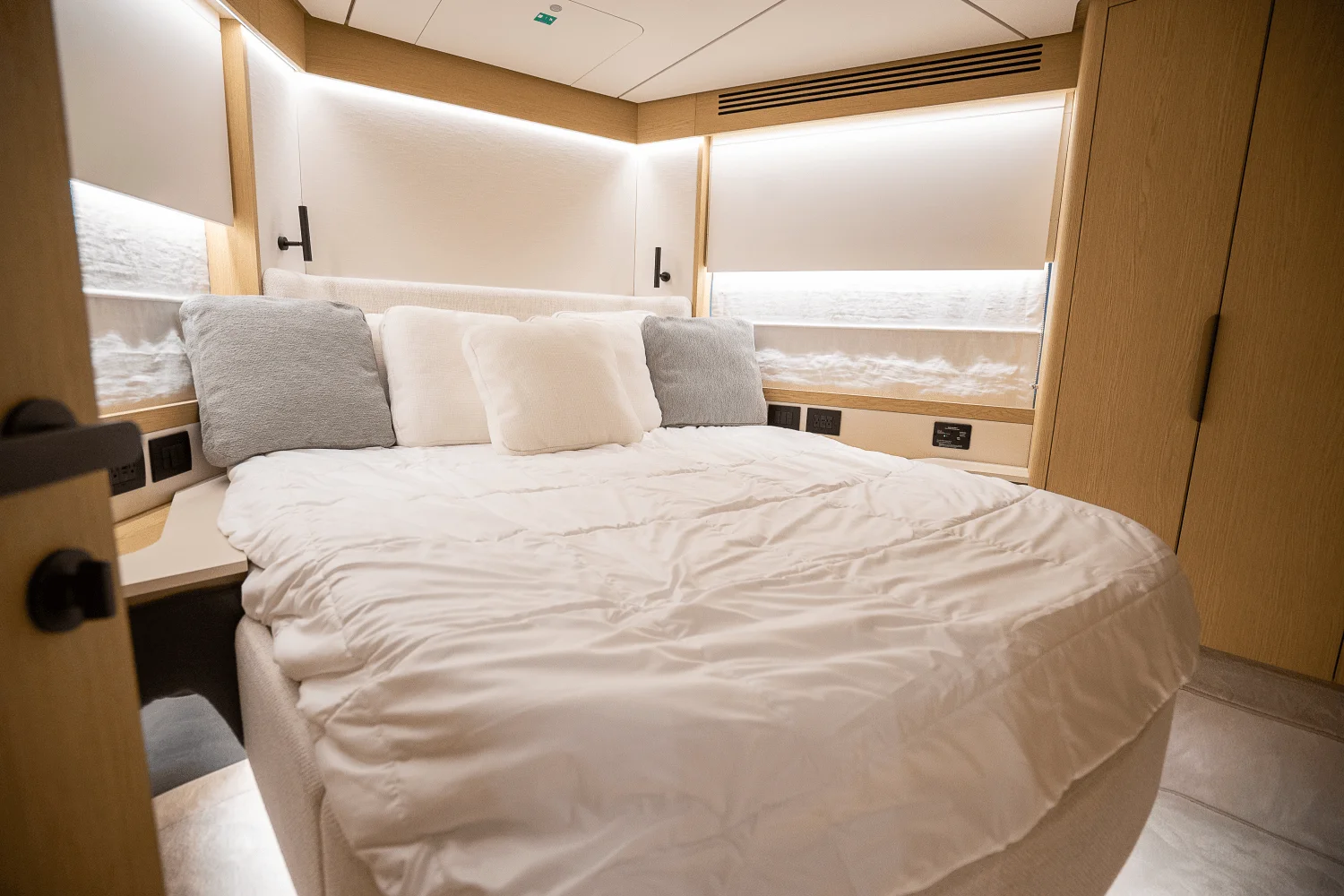 2026 Azimut Fly 62 Image Thumbnail #66