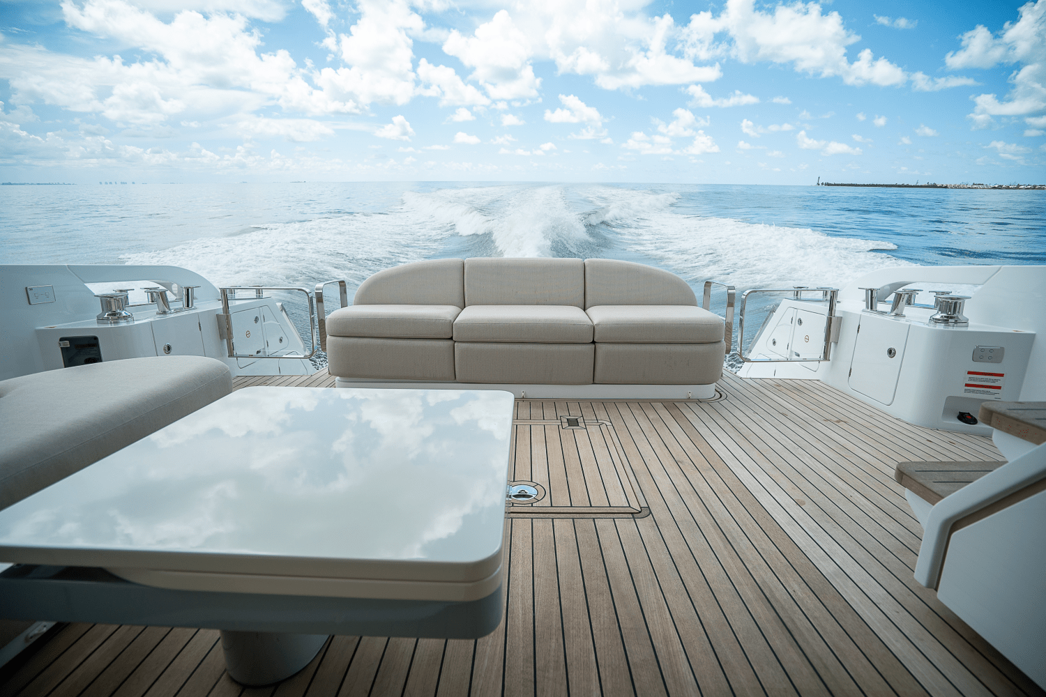 2026 Azimut Fly 62 Image Thumbnail #10