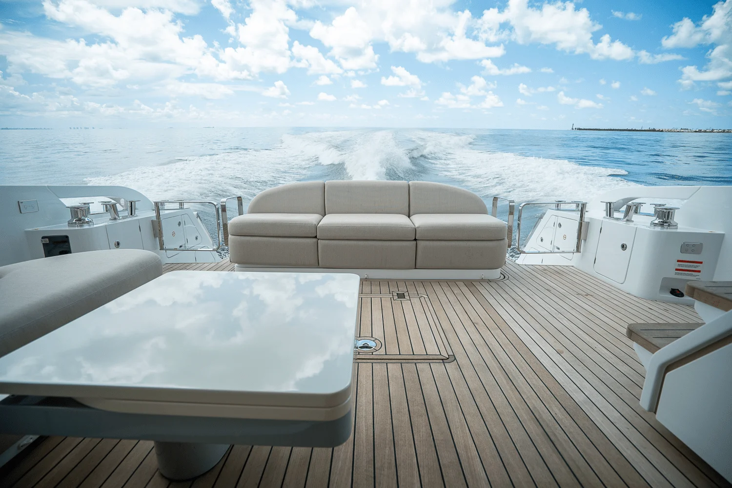 2026 Azimut Fly 62 Image Thumbnail #10