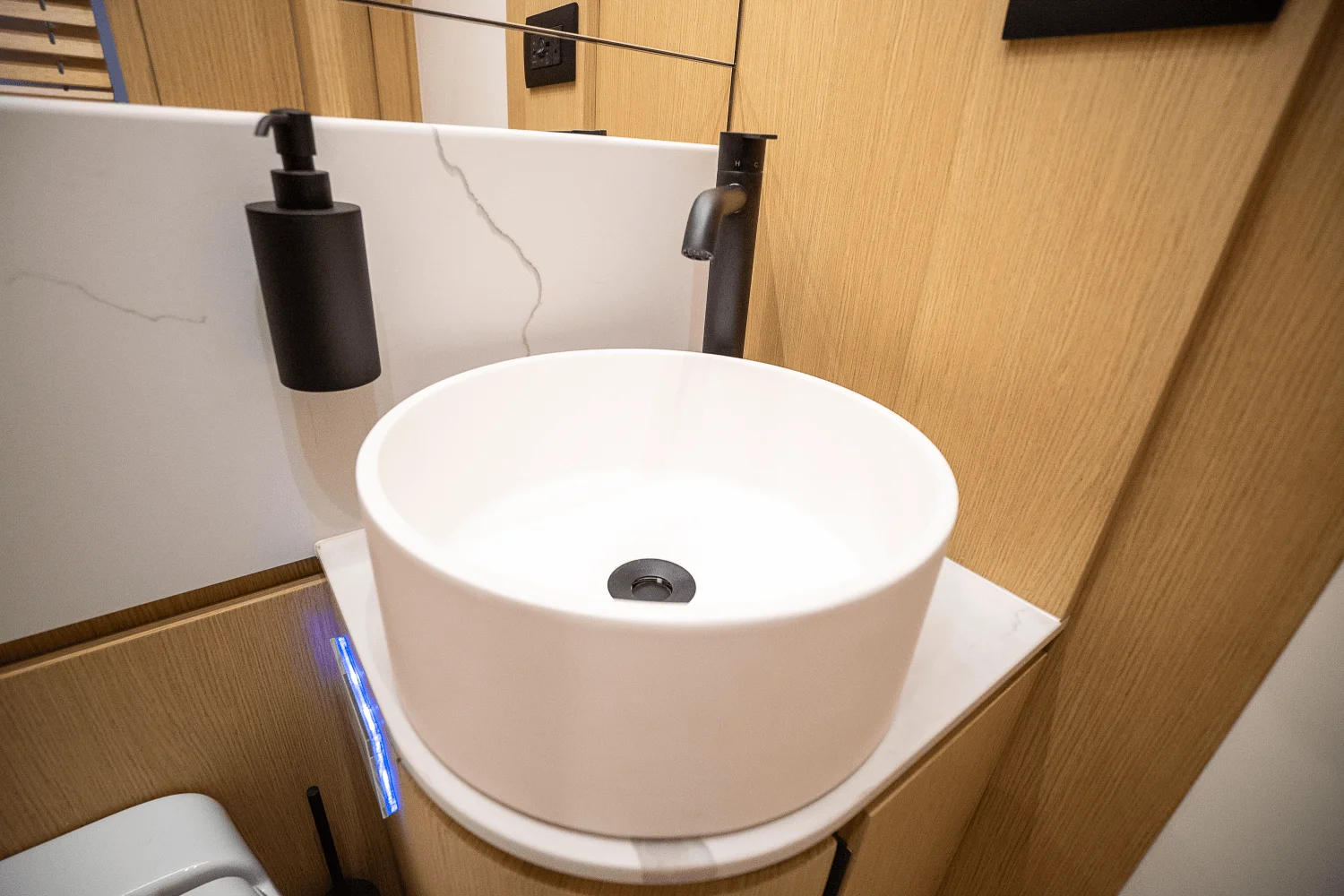 2026 Azimut Fly 62 Image Thumbnail #73