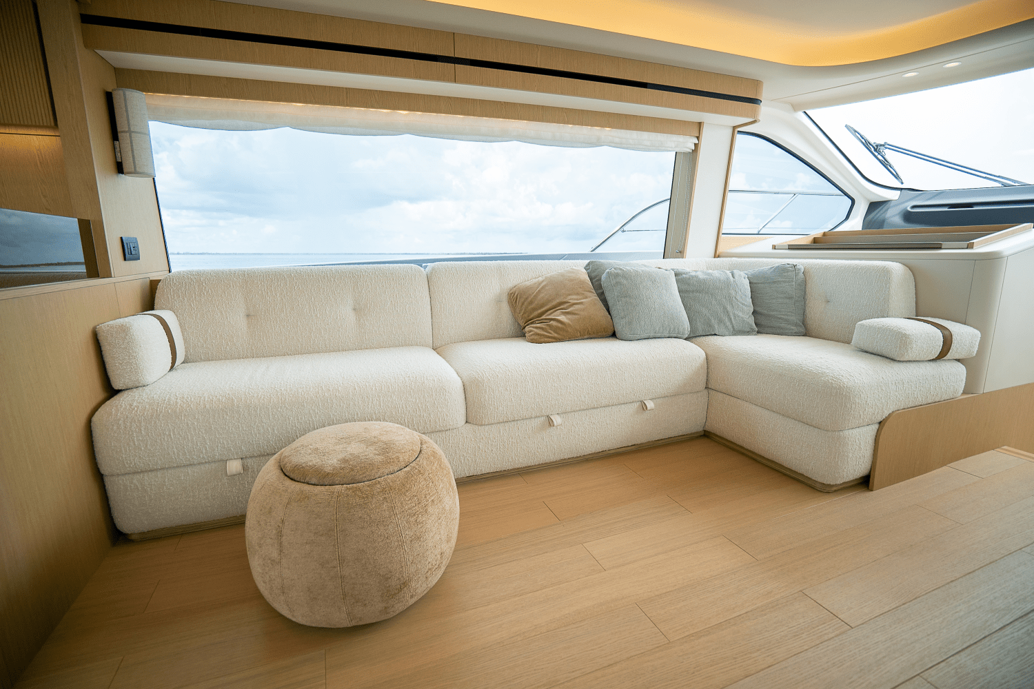 2026 Azimut Fly 62 Image Thumbnail #26