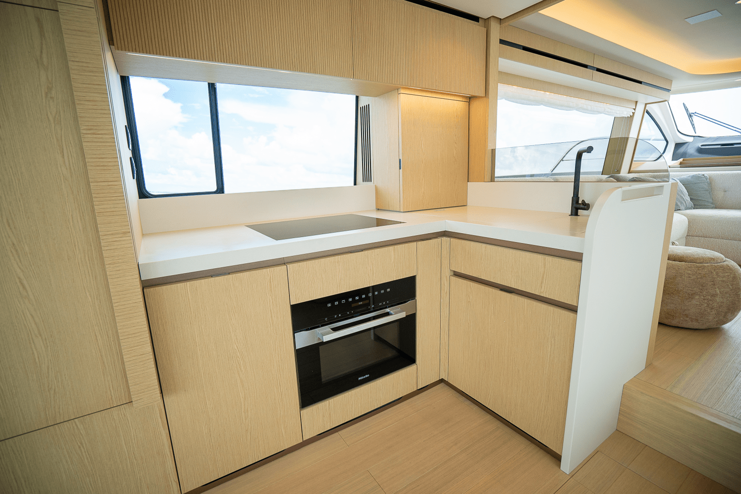 2026 Azimut Fly 62 Image Thumbnail #18