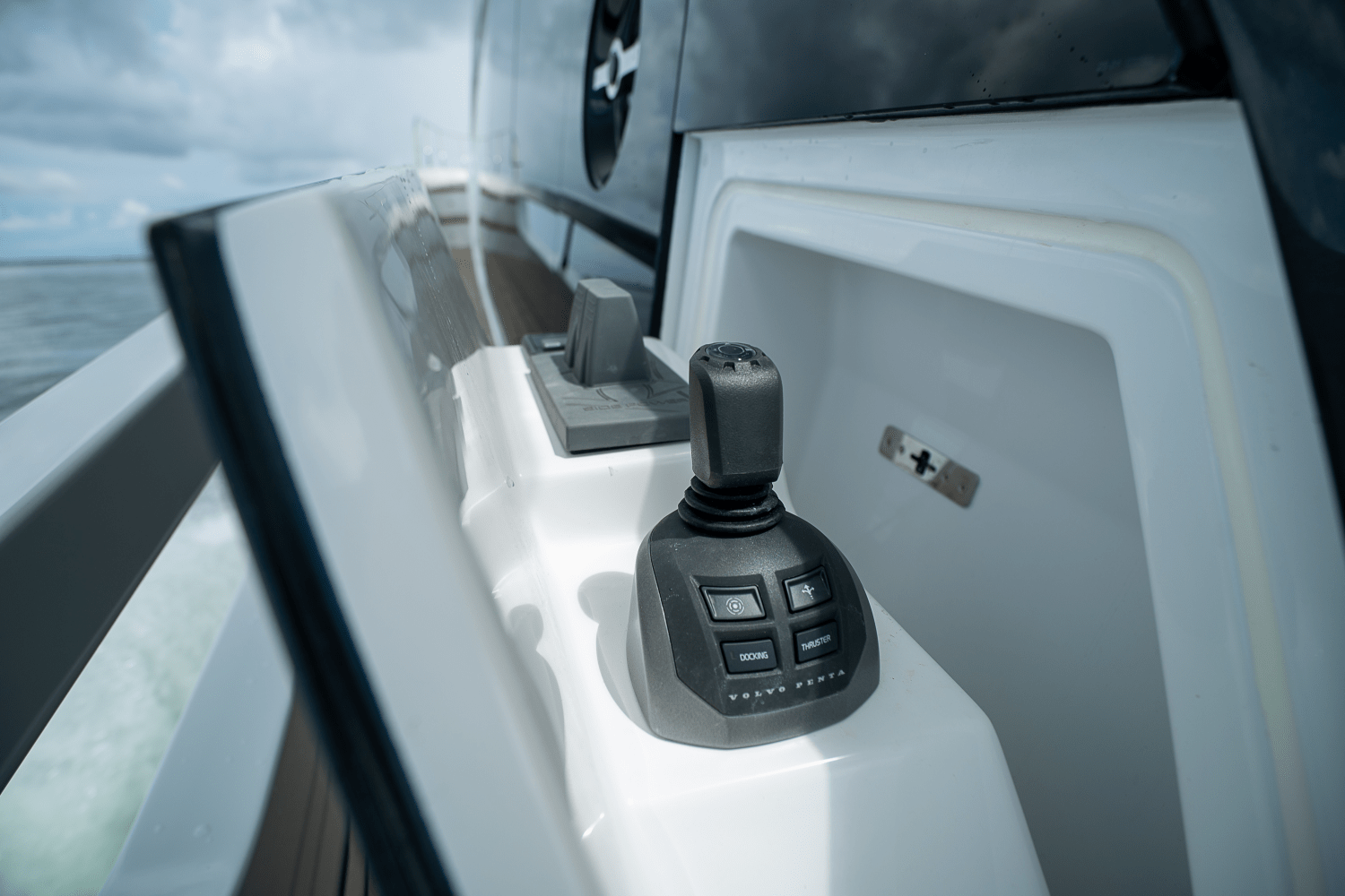 2026 Azimut Fly 62 Image Thumbnail #12