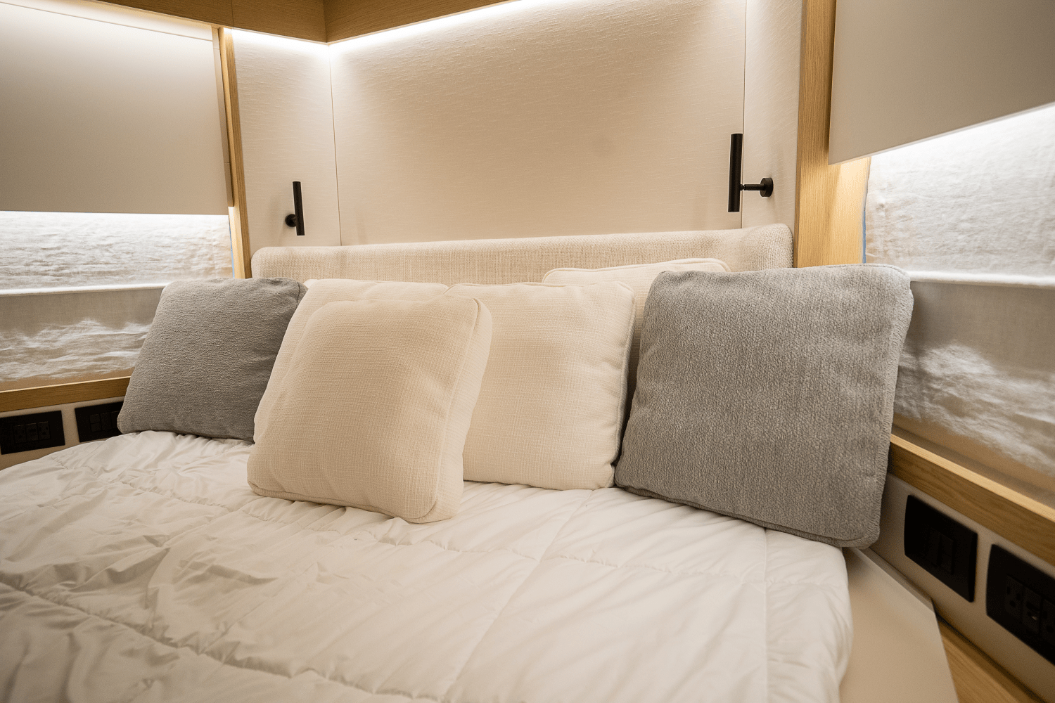 2026 Azimut Fly 62 Image Thumbnail #69