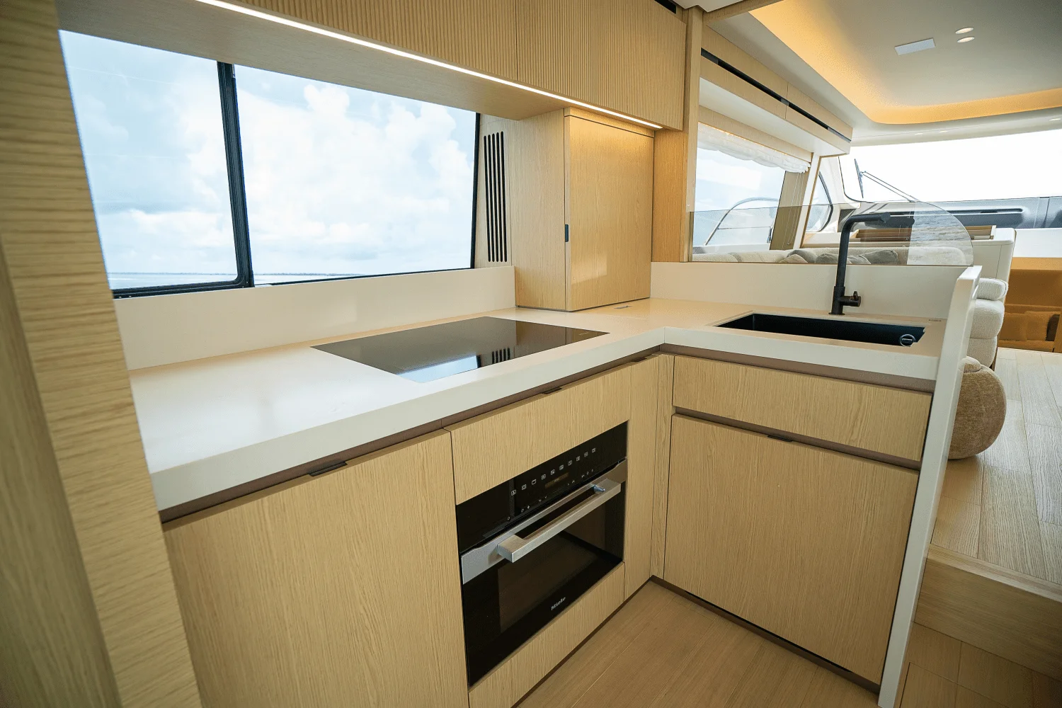 2026 Azimut Fly 62 Image Thumbnail #23