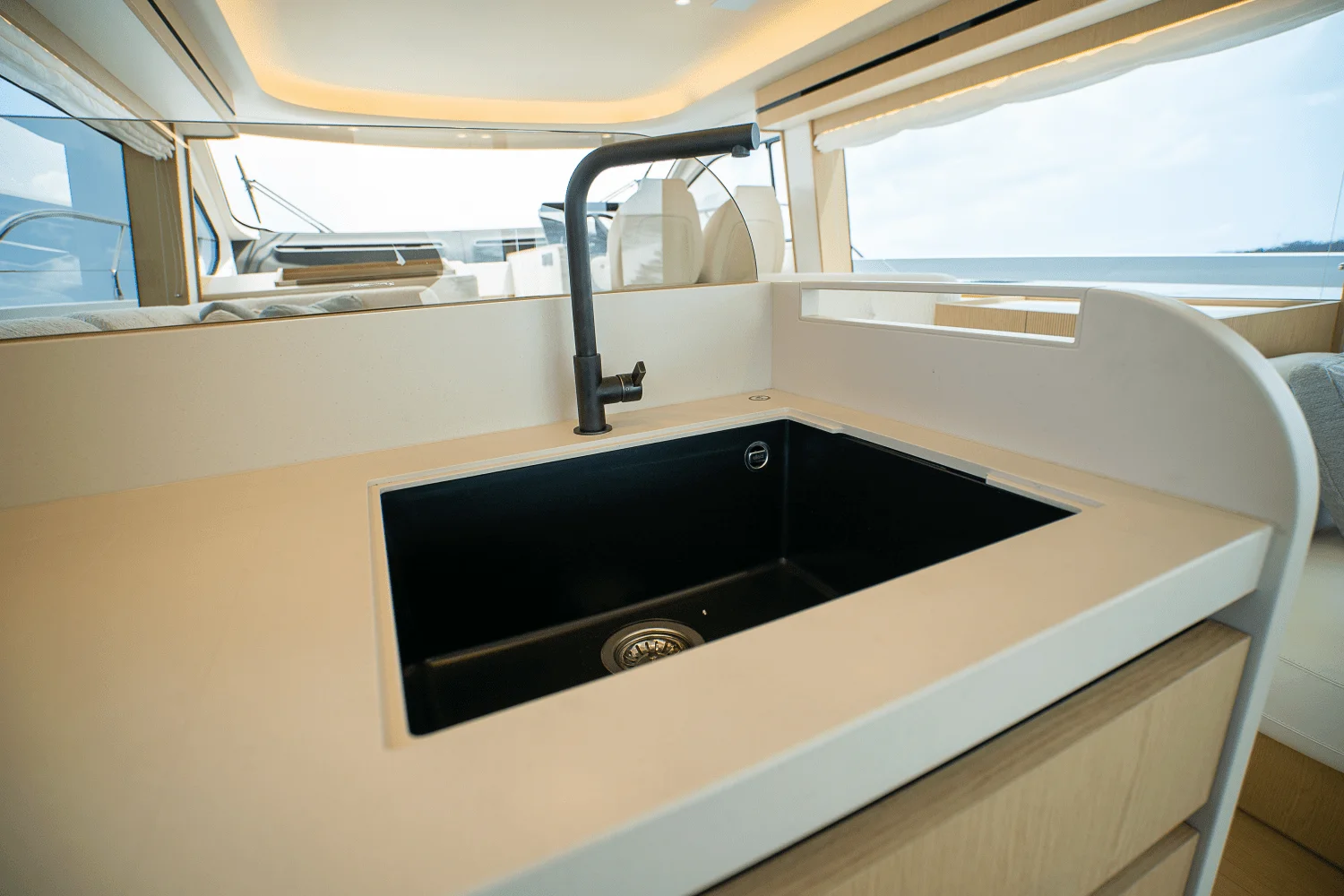 2026 Azimut Fly 62 Image Thumbnail #20