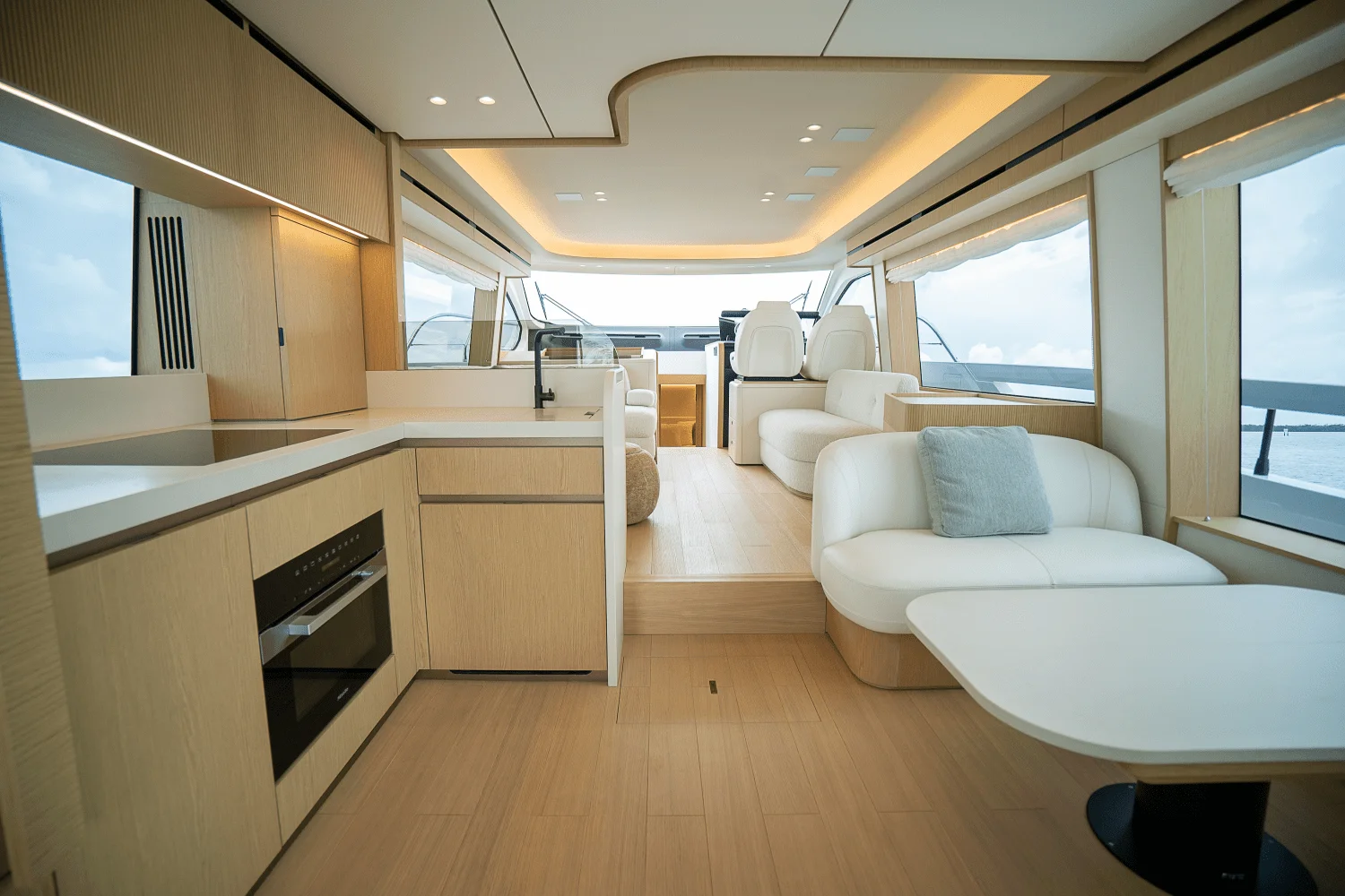 2026 Azimut Fly 62 Image Thumbnail #14