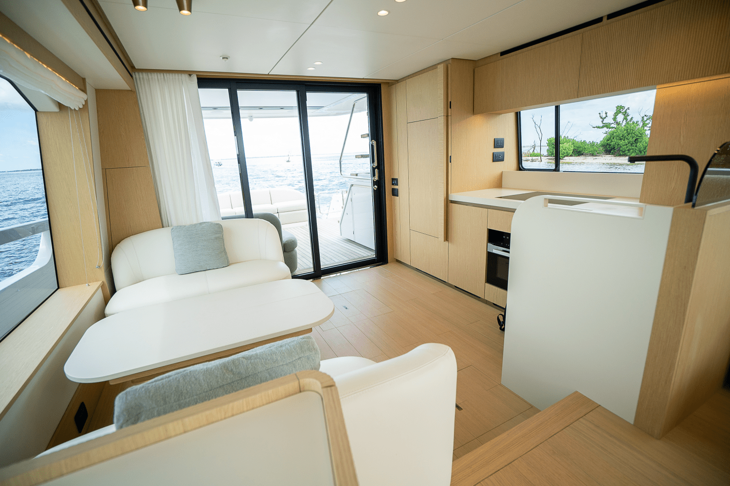 2026 Azimut Fly 62 Image Thumbnail #40