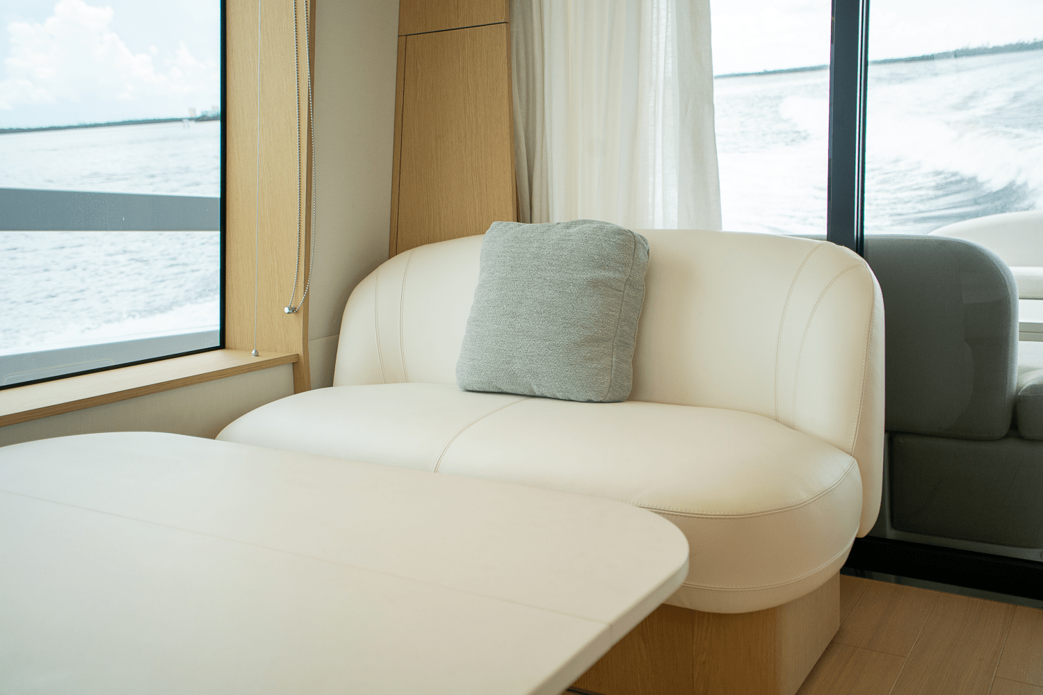 2026 Azimut Fly 62 Image Thumbnail #17