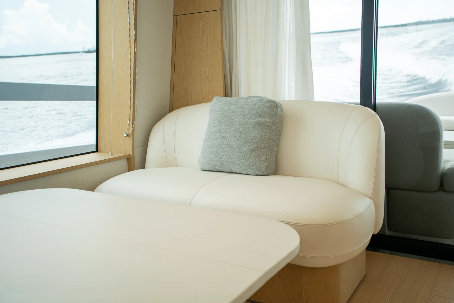 2026 Azimut Fly 62 Image Thumbnail #17