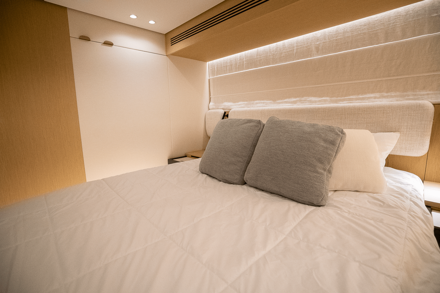 2026 Azimut Fly 62 Image Thumbnail #83