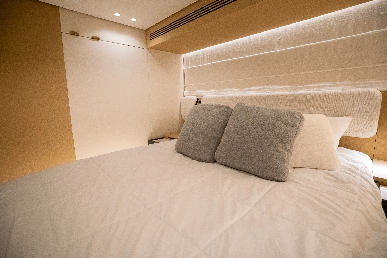 2026 Azimut Fly 62 Image Thumbnail #83